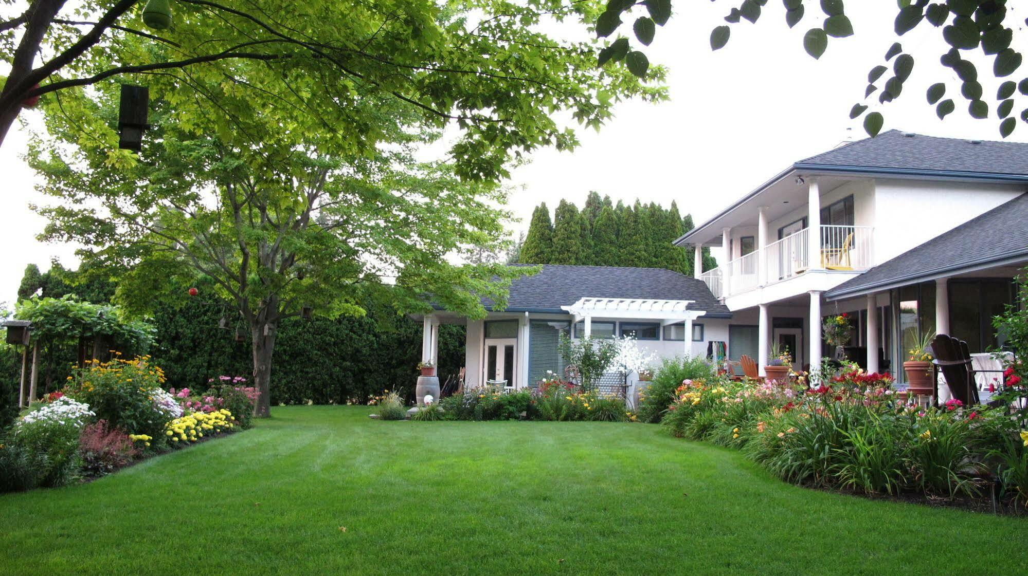 Lakeshore B&B Kelowna Exterior foto